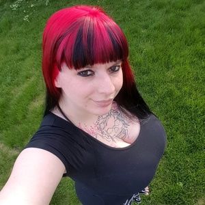 Meet your Posher, Cassandra